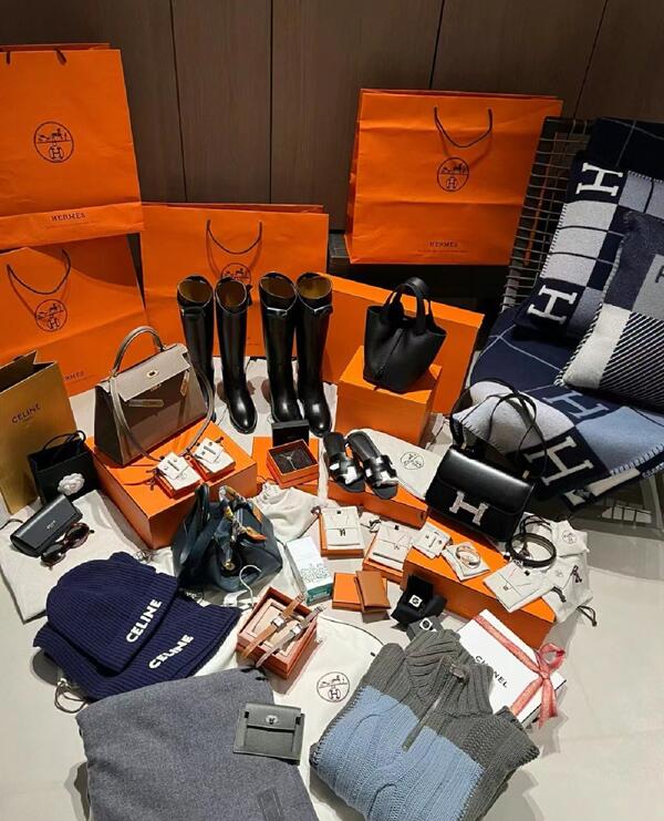 前郭尔罗斯县回收奢侈品鞋服.jpg